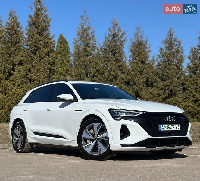 Внедорожник / Кроссовер Audi Q8 e-tron 2024 в Киеве