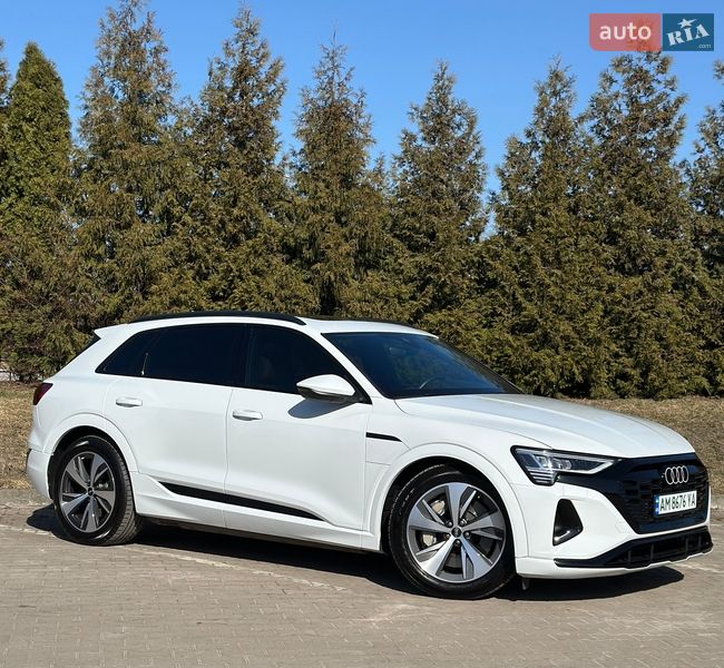 Внедорожник / Кроссовер Audi Q8 e-tron 2024 в Киеве
