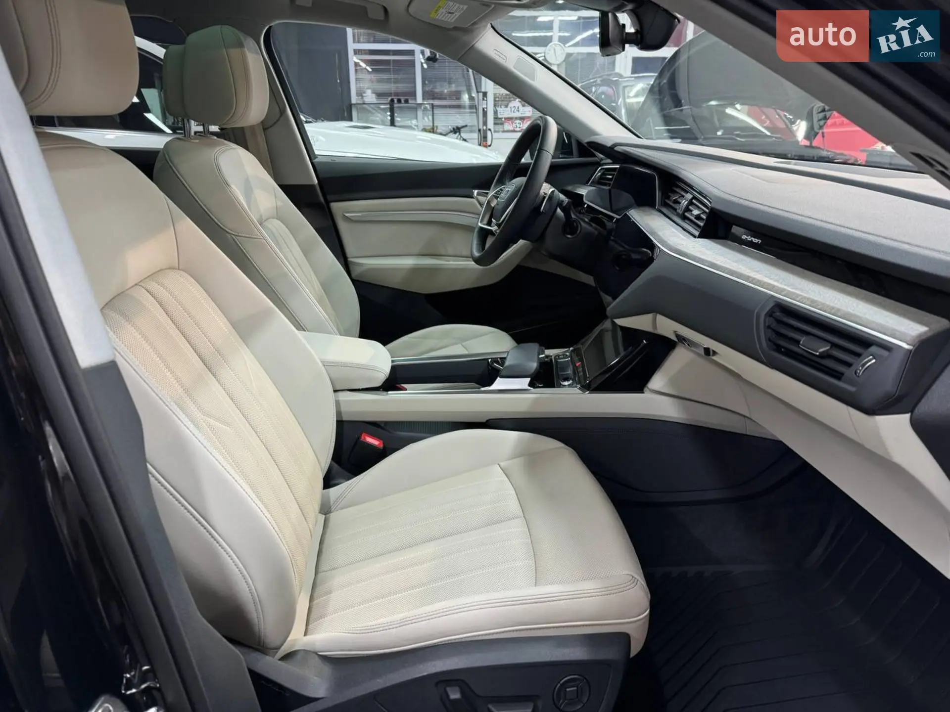 2023 Audi Q8 - мініатюра 26