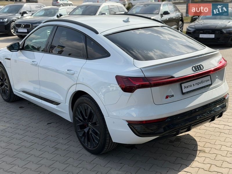 Внедорожник / Кроссовер Audi Q8 e-tron 2023 в Хмельницком