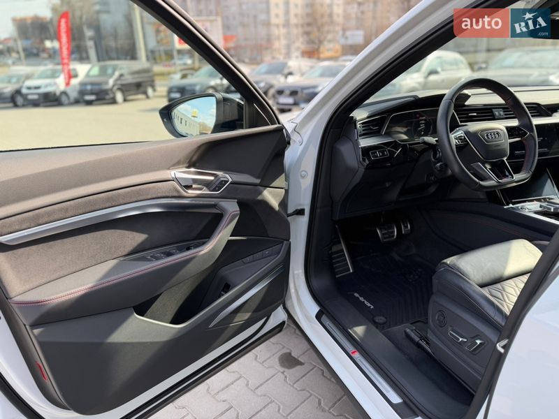 Внедорожник / Кроссовер Audi Q8 e-tron 2023 в Хмельницком