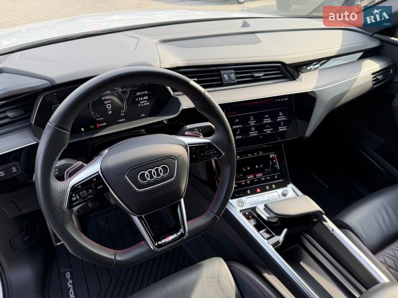 Внедорожник / Кроссовер Audi Q8 e-tron 2023 в Хмельницком