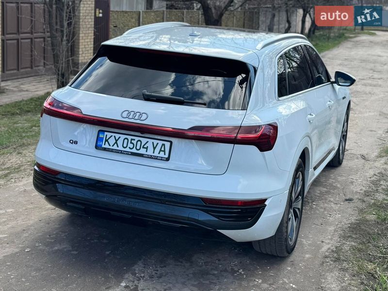 Внедорожник / Кроссовер Audi Q8 e-tron 2023 в Харькове