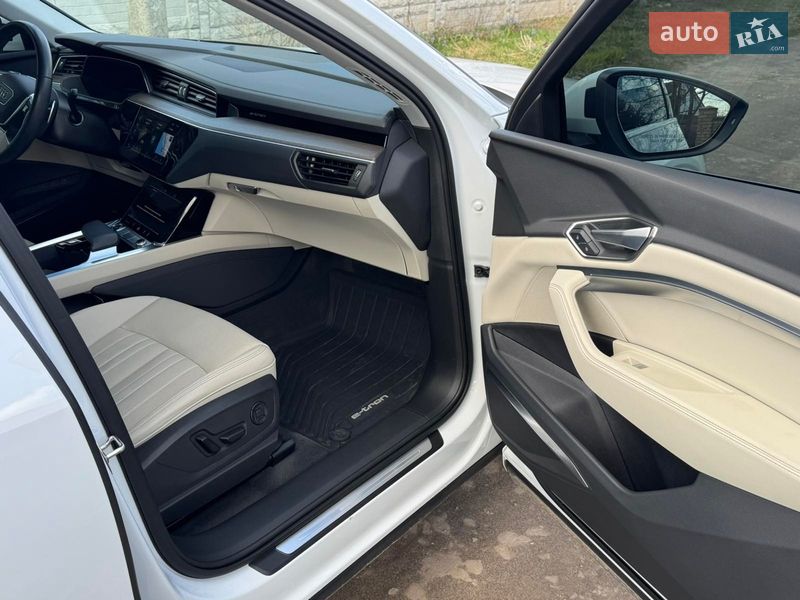 Внедорожник / Кроссовер Audi Q8 e-tron 2023 в Харькове