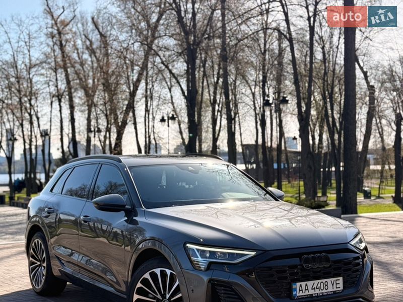 Внедорожник / Кроссовер Audi Q8 e-tron 2024 в Киеве