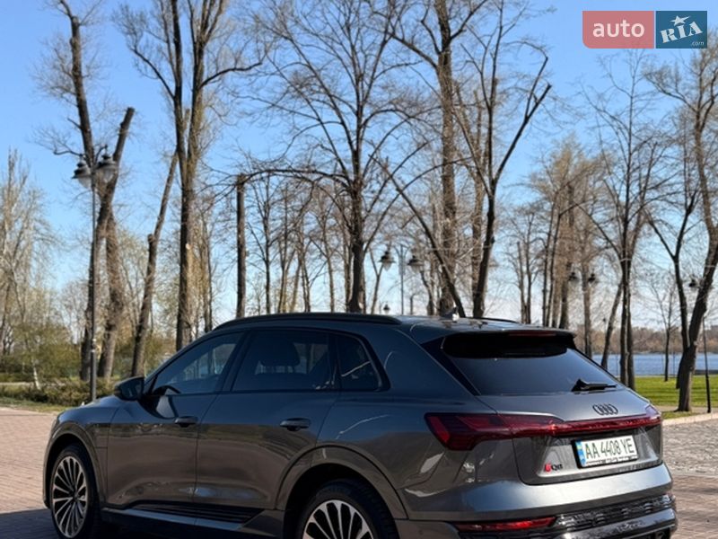 Внедорожник / Кроссовер Audi Q8 e-tron 2024 в Киеве