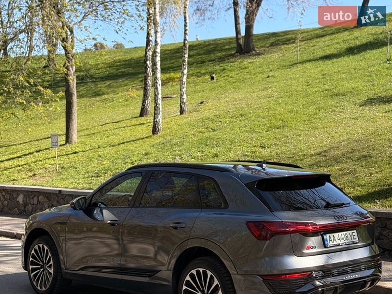 Внедорожник / Кроссовер Audi Q8 e-tron 2024 в Киеве