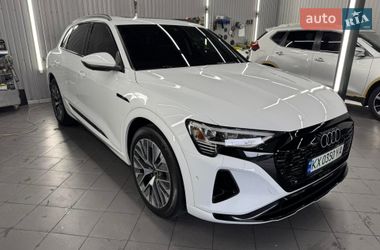 Позашляховик / Кросовер Audi Q8 e-tron 2024 в Харкові
