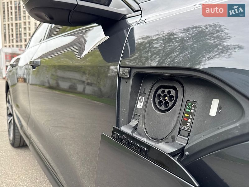 Внедорожник / Кроссовер Audi Q8 e-tron 2024 в Киеве