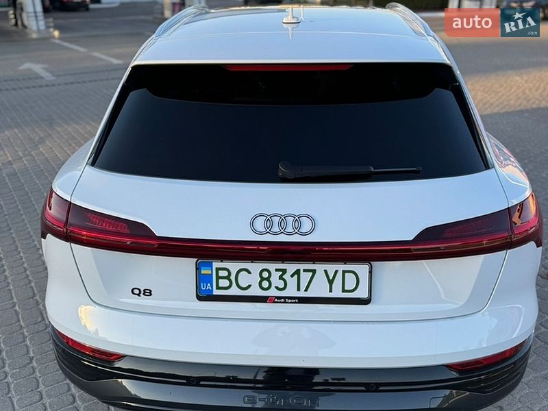 Внедорожник / Кроссовер Audi Q8 e-tron 2023 в Львове