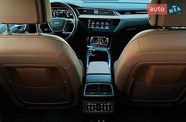 Внедорожник / Кроссовер Audi Q8 e-tron 2023 в Львове