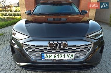 Позашляховик / Кросовер Audi Q8 e-tron 2023 в Києві