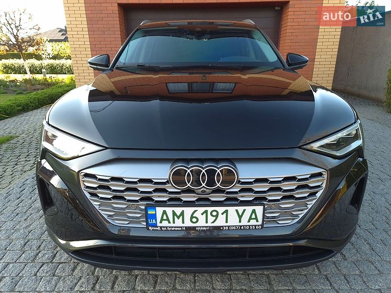 Позашляховик / Кросовер Audi Q8 e-tron 2023 в Києві