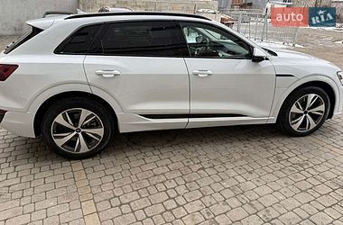 Внедорожник / Кроссовер Audi Q8 e-tron 2023 в Ужгороде