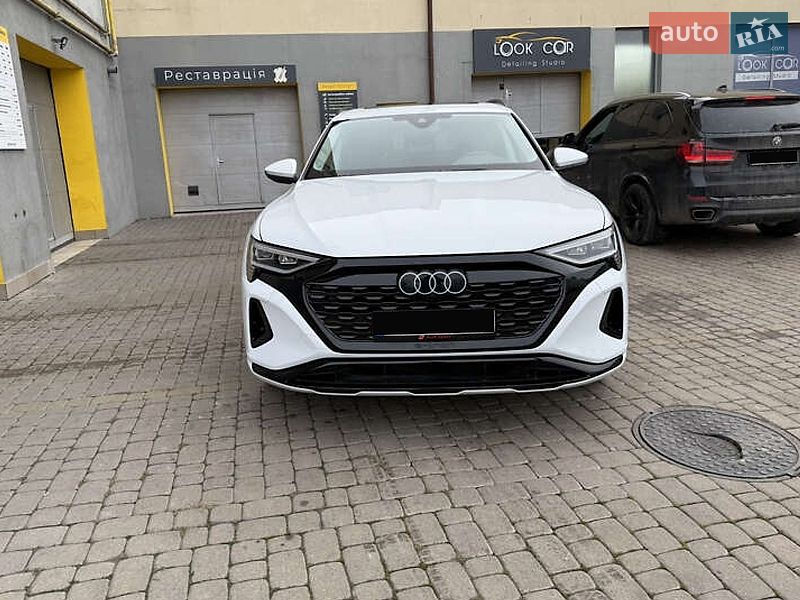 Внедорожник / Кроссовер Audi Q8 e-tron 2023 в Ужгороде