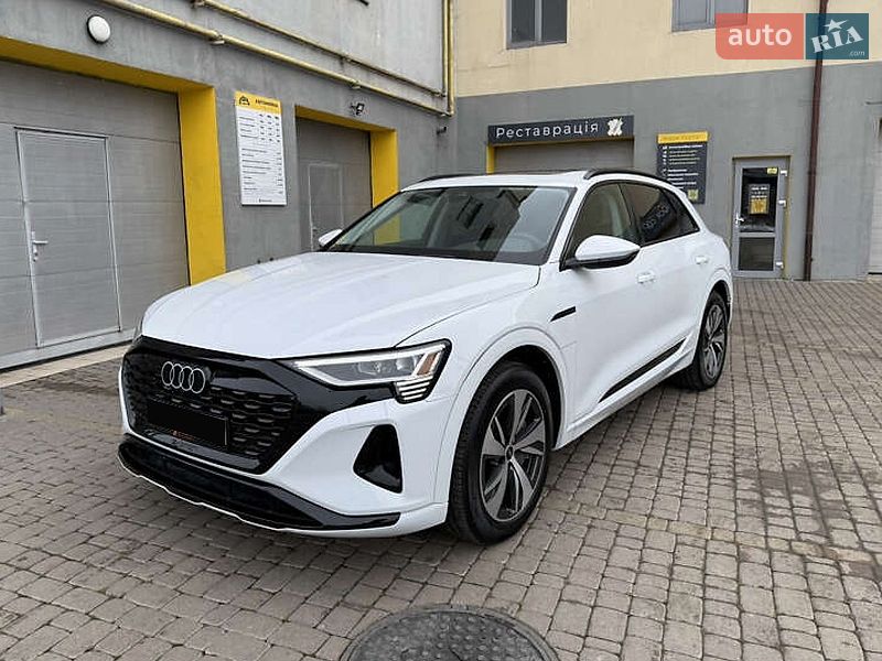 Внедорожник / Кроссовер Audi Q8 e-tron 2023 в Ужгороде