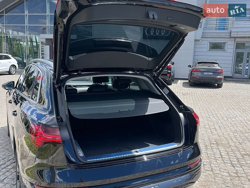 Внедорожник / Кроссовер Audi Q8 e-tron 2023 в Днепре