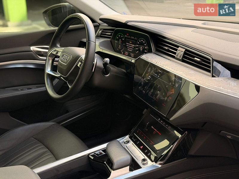Внедорожник / Кроссовер Audi Q8 e-tron 2023 в Киеве