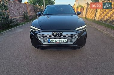 Позашляховик / Кросовер Audi Q8 e-tron 2023 в Житомирі