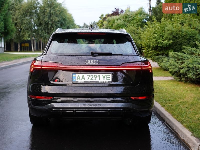 Внедорожник / Кроссовер Audi Q8 e-tron 2023 в Киеве