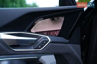 Внедорожник / Кроссовер Audi Q8 e-tron 2023 в Киеве