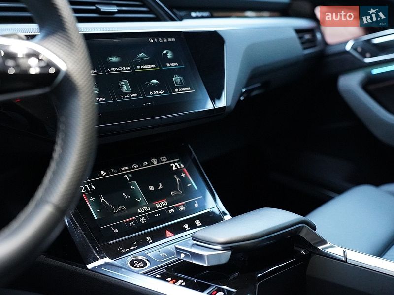 Внедорожник / Кроссовер Audi Q8 e-tron 2023 в Киеве
