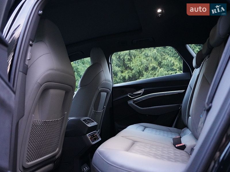 Внедорожник / Кроссовер Audi Q8 e-tron 2023 в Киеве