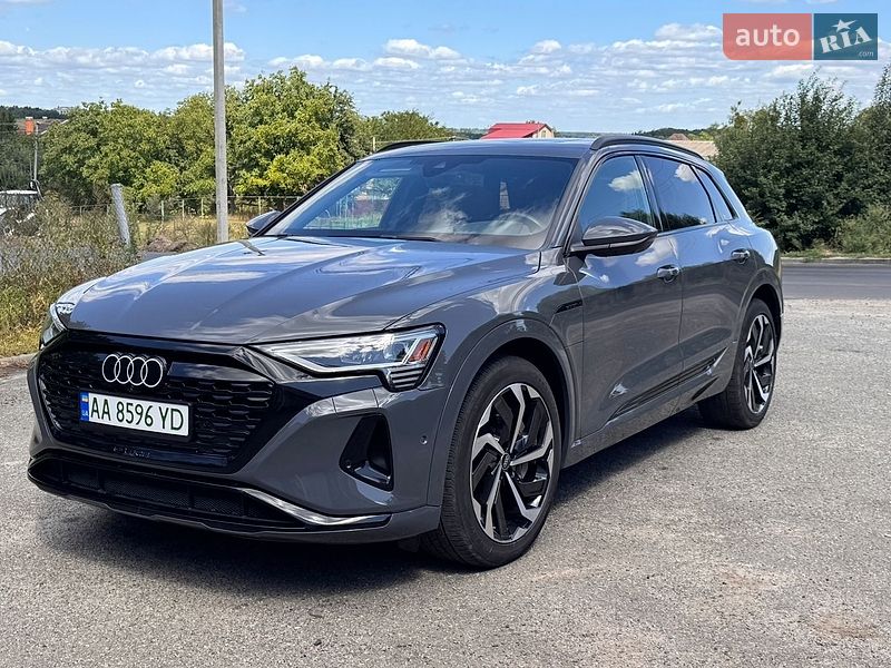 Внедорожник / Кроссовер Audi Q8 e-tron 2023 в Киеве