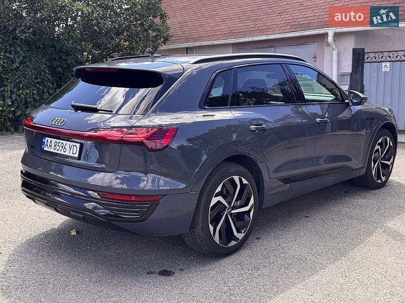 Внедорожник / Кроссовер Audi Q8 e-tron 2023 в Киеве