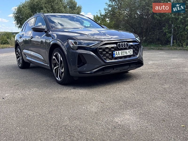 Внедорожник / Кроссовер Audi Q8 e-tron 2023 в Киеве
