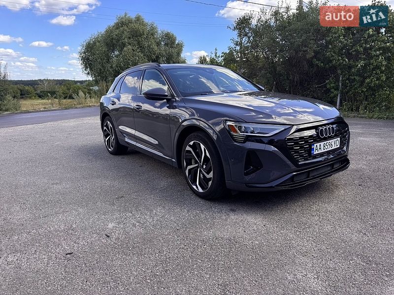 Внедорожник / Кроссовер Audi Q8 e-tron 2023 в Киеве