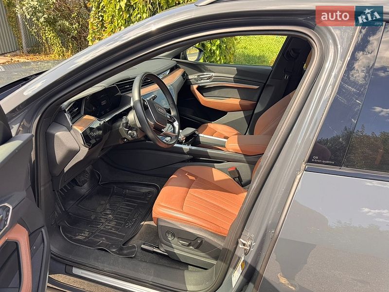 Внедорожник / Кроссовер Audi Q8 e-tron 2023 в Киеве