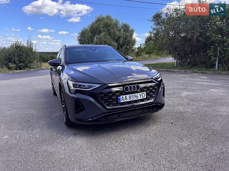 Внедорожник / Кроссовер Audi Q8 e-tron 2023 в Киеве