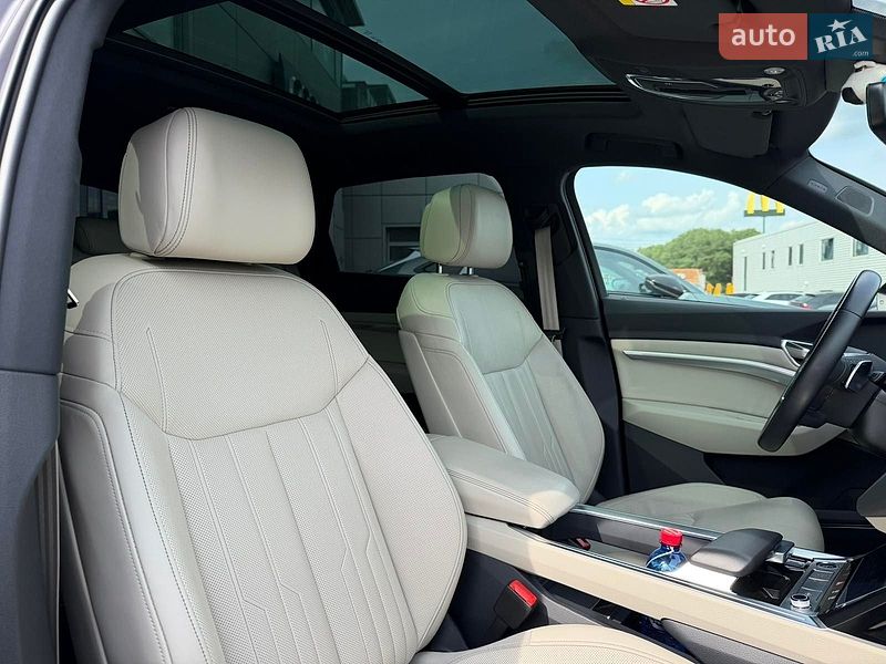 Внедорожник / Кроссовер Audi Q8 e-tron 2023 в Хмельницком
