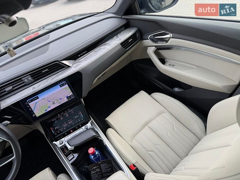 Внедорожник / Кроссовер Audi Q8 e-tron 2023 в Хмельницком