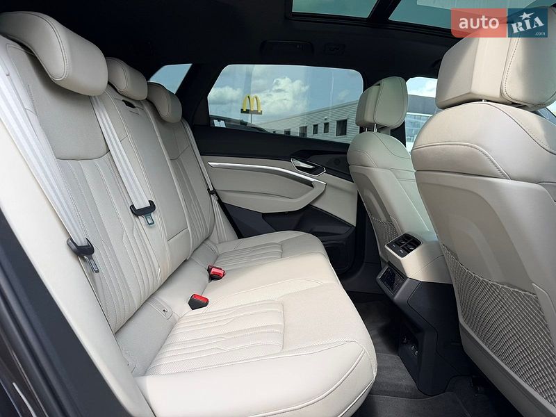 Внедорожник / Кроссовер Audi Q8 e-tron 2023 в Хмельницком