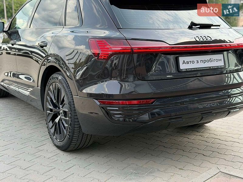 Внедорожник / Кроссовер Audi Q8 e-tron 2023 в Хмельницком