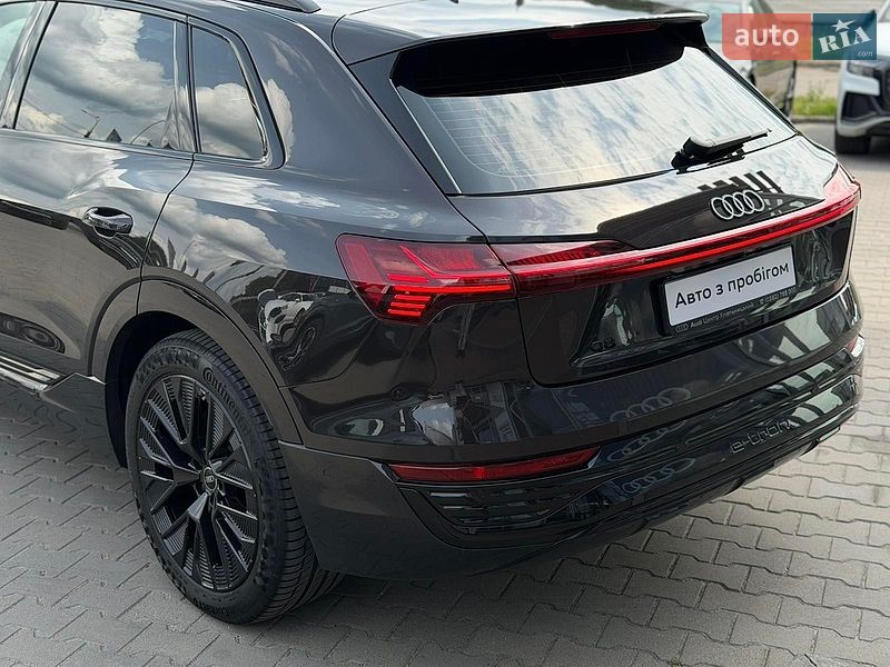 Внедорожник / Кроссовер Audi Q8 e-tron 2023 в Хмельницком
