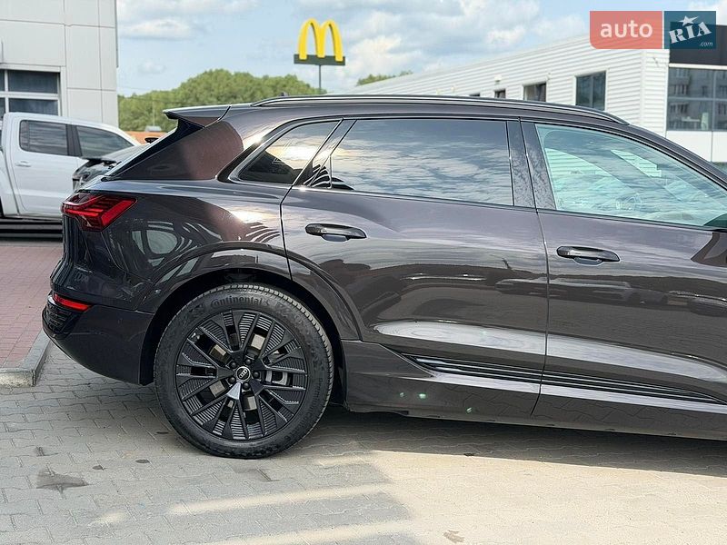 Внедорожник / Кроссовер Audi Q8 e-tron 2023 в Хмельницком