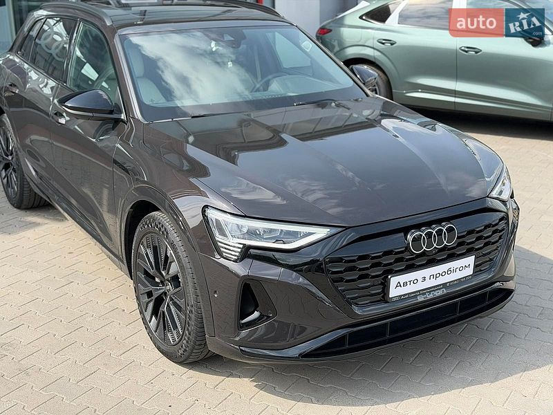 Внедорожник / Кроссовер Audi Q8 e-tron 2023 в Хмельницком
