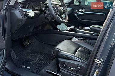 Позашляховик / Кросовер Audi Q8 e-tron 2023 в Житомирі