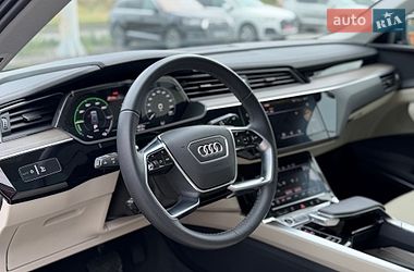 Позашляховик / Кросовер Audi Q8 e-tron 2023 в Львові