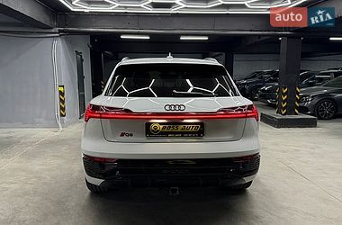 Внедорожник / Кроссовер Audi Q8 e-tron 2023 в Ивано-Франковске