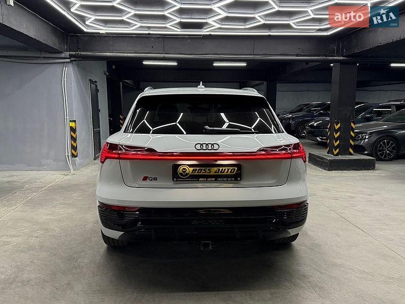 Внедорожник / Кроссовер Audi Q8 e-tron 2023 в Ивано-Франковске