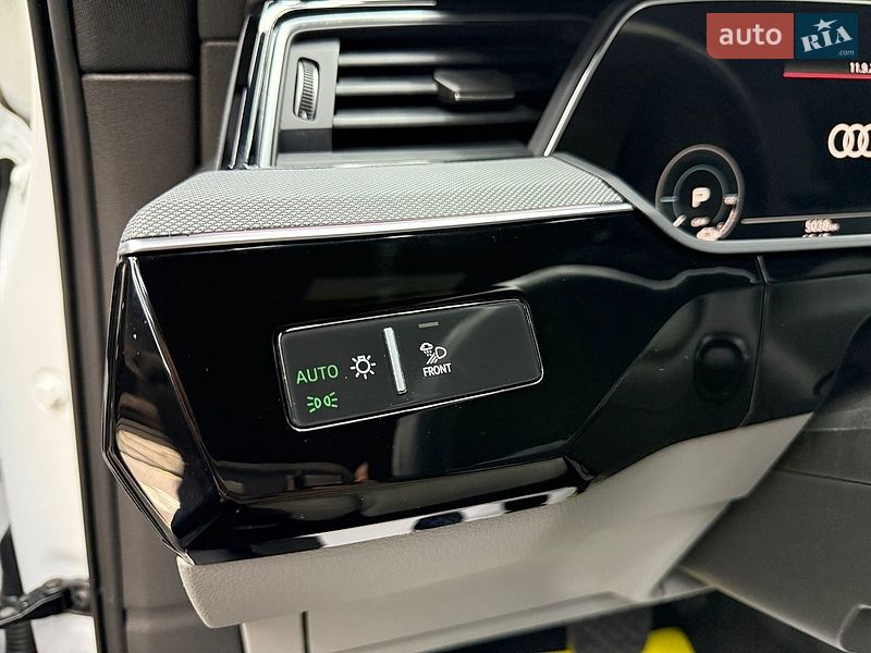 Внедорожник / Кроссовер Audi Q8 e-tron 2023 в Ивано-Франковске