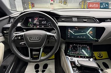 Внедорожник / Кроссовер Audi Q8 e-tron 2023 в Ивано-Франковске