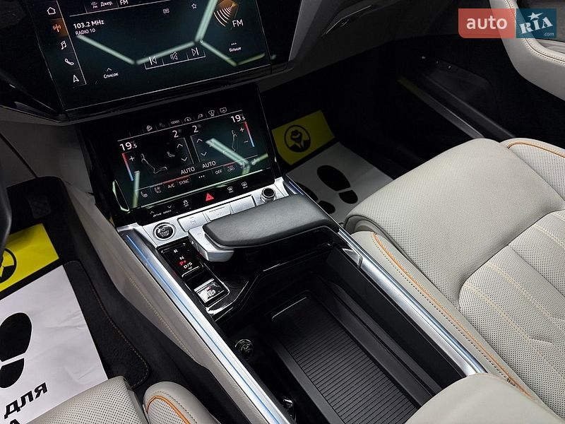 Внедорожник / Кроссовер Audi Q8 e-tron 2023 в Ивано-Франковске