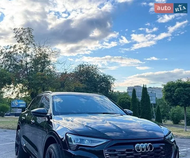 Audi Q8 e-tron 2023