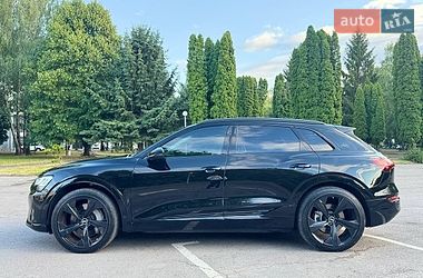 Позашляховик / Кросовер Audi Q8 e-tron 2023 в Рівному