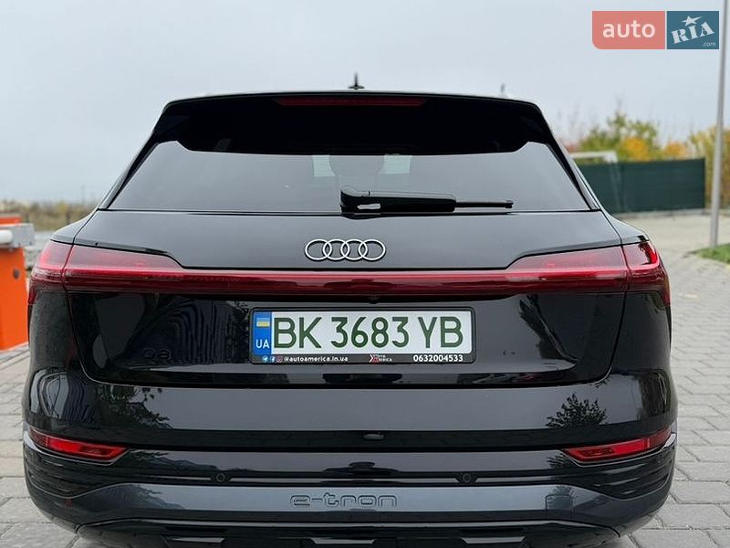 Внедорожник / Кроссовер Audi Q8 e-tron 2023 в Ровно